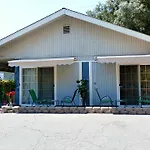 New Charming 2 Bedrooms Unit Close To Everything