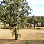 New Charming 2 Bedrooms Unit Close To Everything