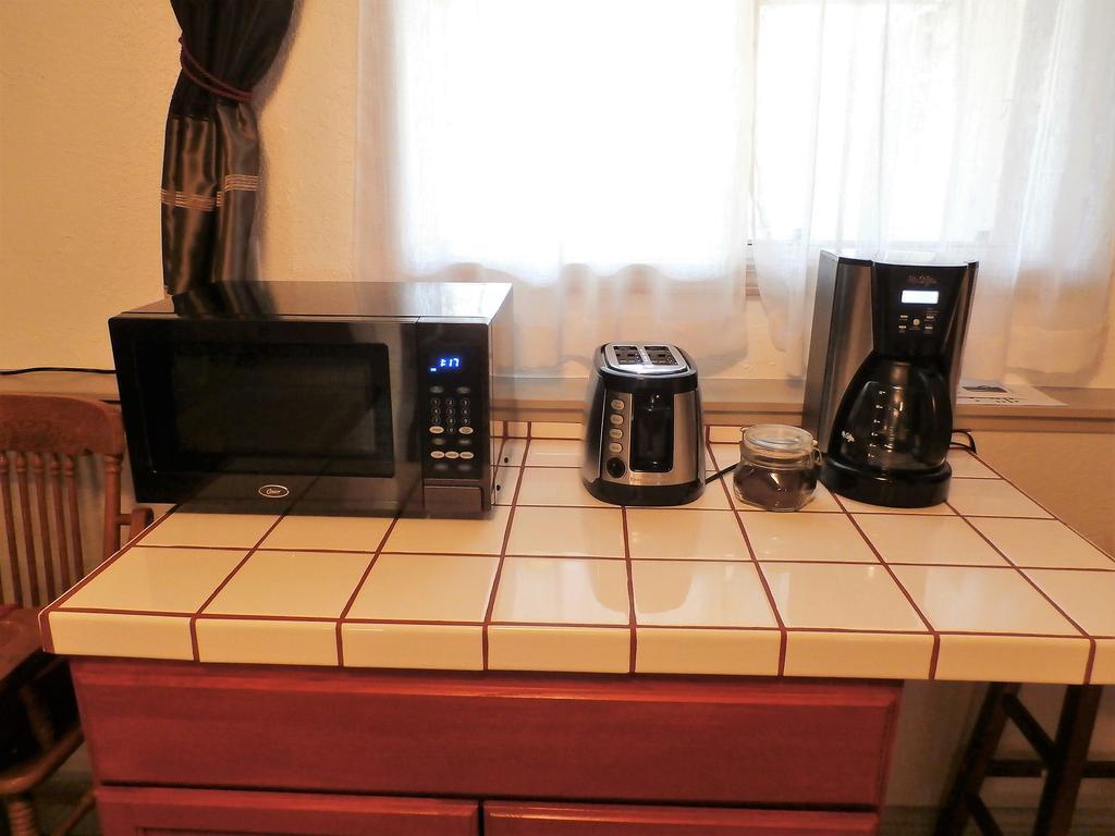 New Charming 2 Bedrooms Unit Close To Everything Apartment *