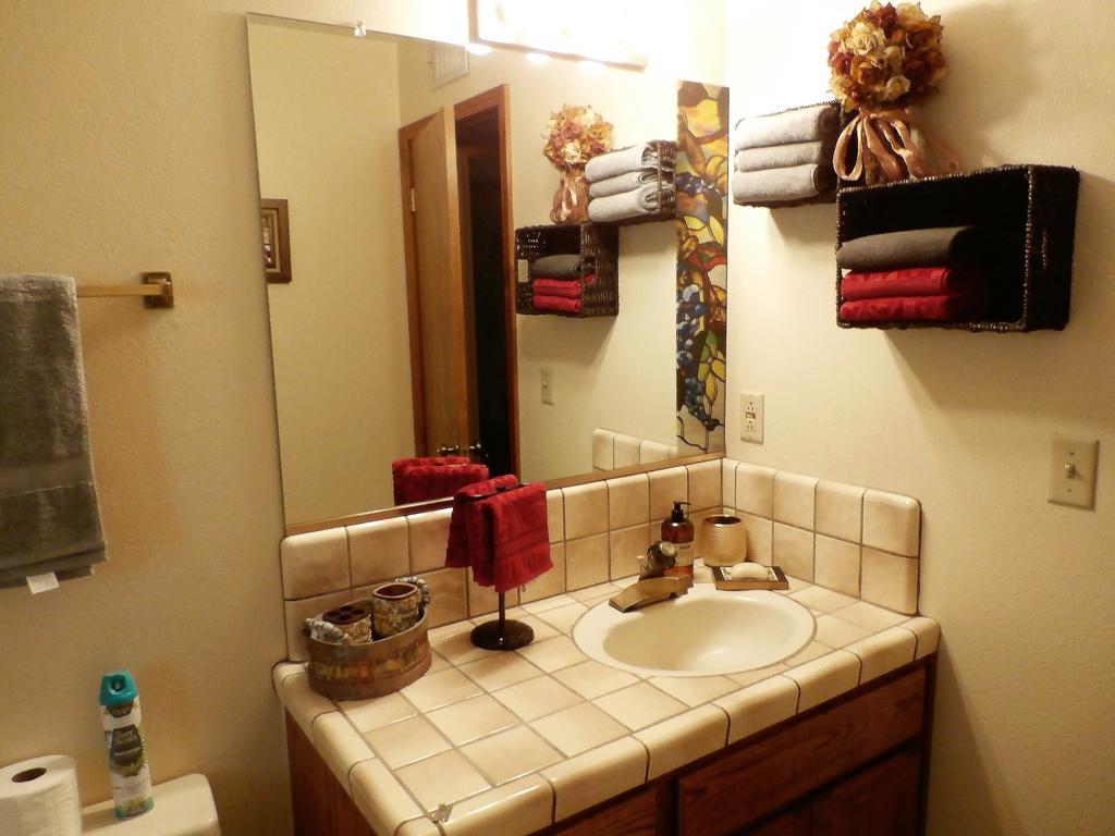 New Charming 2 Bedrooms Unit Close To Everything Oakhurst