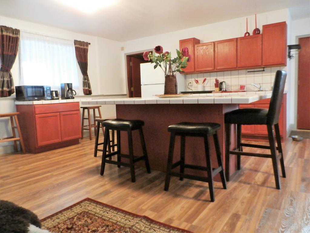 New Charming 2 Bedrooms Unit Close To Everything * Oakhurst